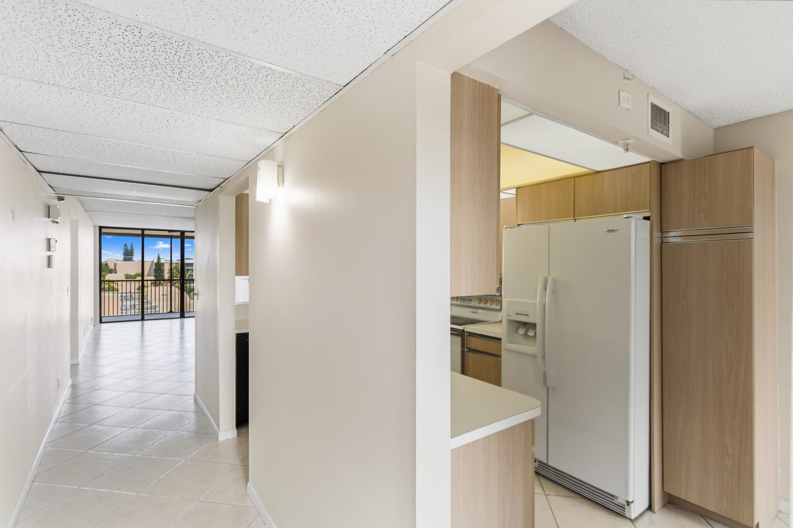 17 Royal Palm Way 6010 — photo 6