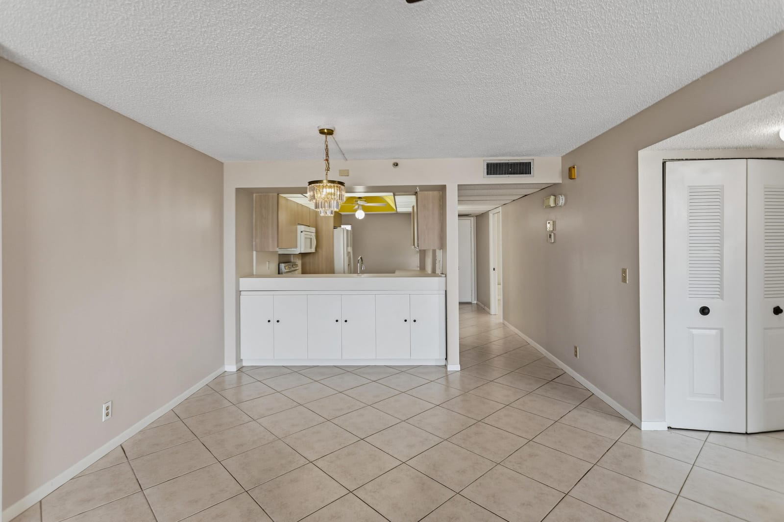 17 Royal Palm Way 6010 — photo 10