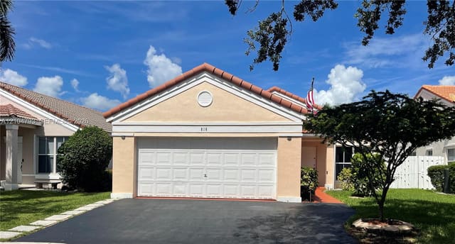 816 Sand Creek Circle 816, Weston, FL 33327
