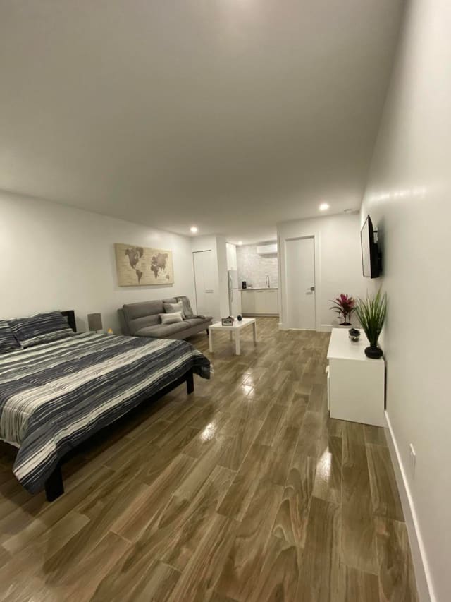 902 NE 38TH Street 3, Oakland Park, FL 33334