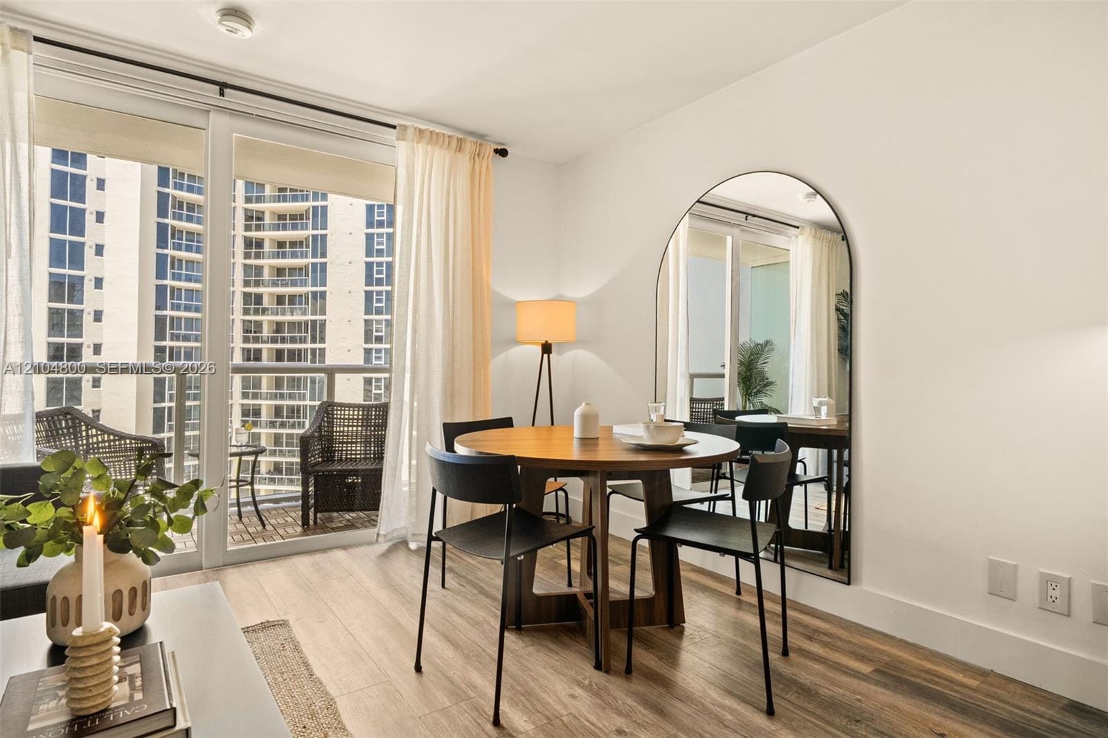 19201 Collins Avenue 924, Sunny Isles Beach, FL 33160 photo 2