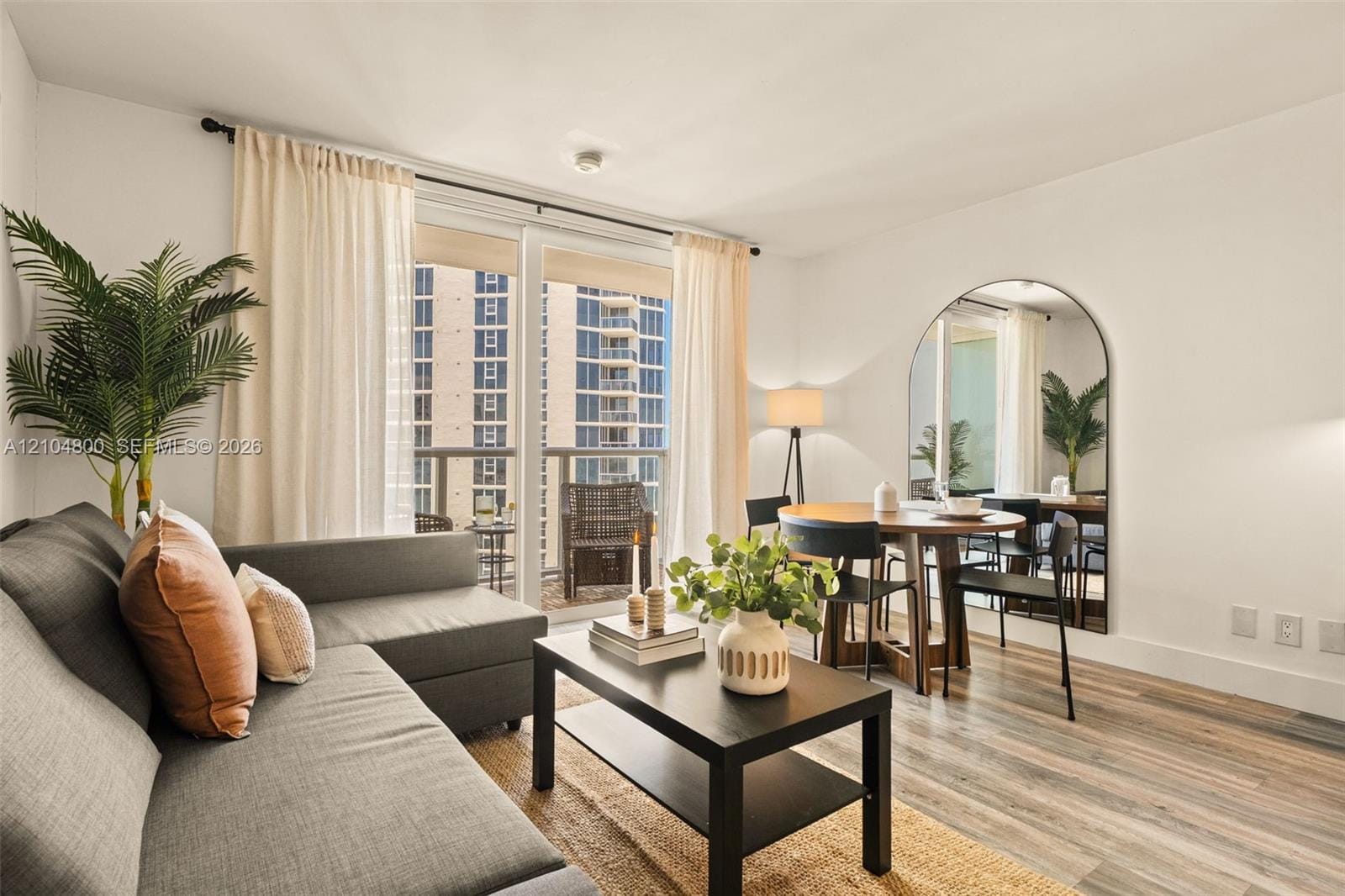 19201 Collins Avenue 924, Sunny Isles Beach, FL 33160 photo 4