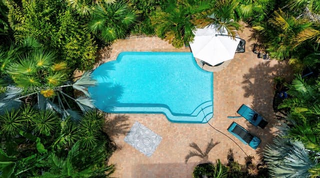 2400 NE 5th Avenue, Wilton Manors, FL 33305