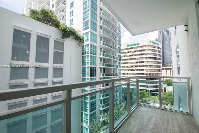 950 Brickell Bay 703, Miami, FL 33131