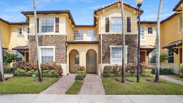 9229 SW 227th Street 4-9, Cutler Bay, FL 33190
