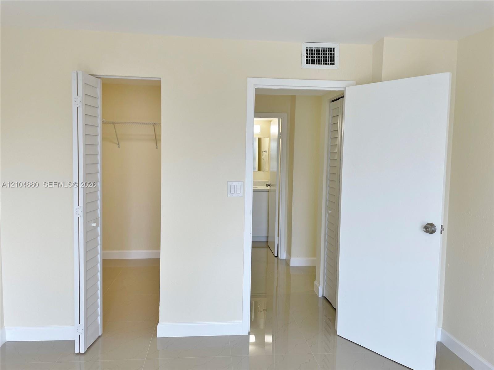 16950 W Dixie Highway A324, North Miami Beach, FL 33160 photo 13