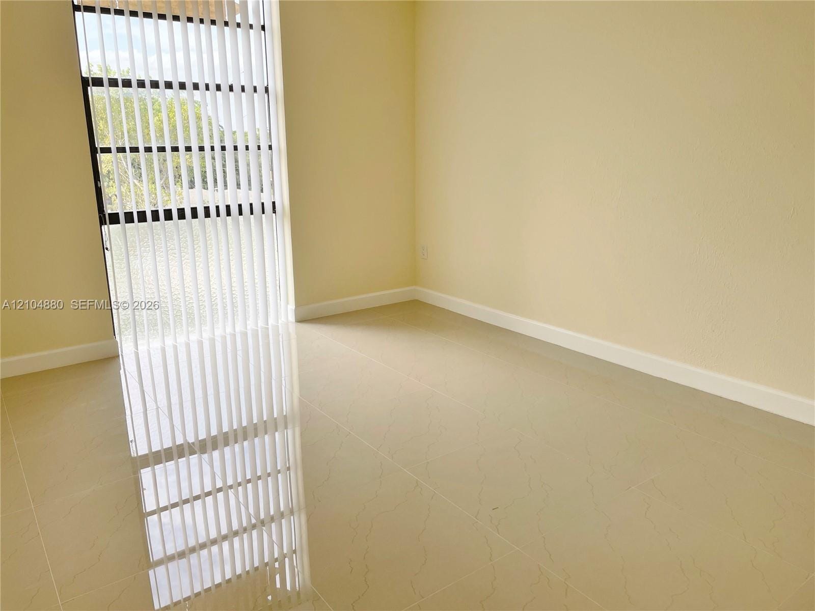 16950 W Dixie Highway A324, North Miami Beach, FL 33160 photo 16