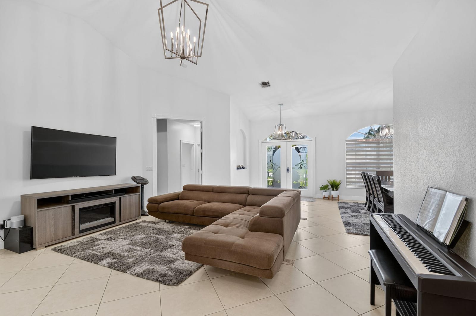 2676 YARMOUTH Drive — photo 4