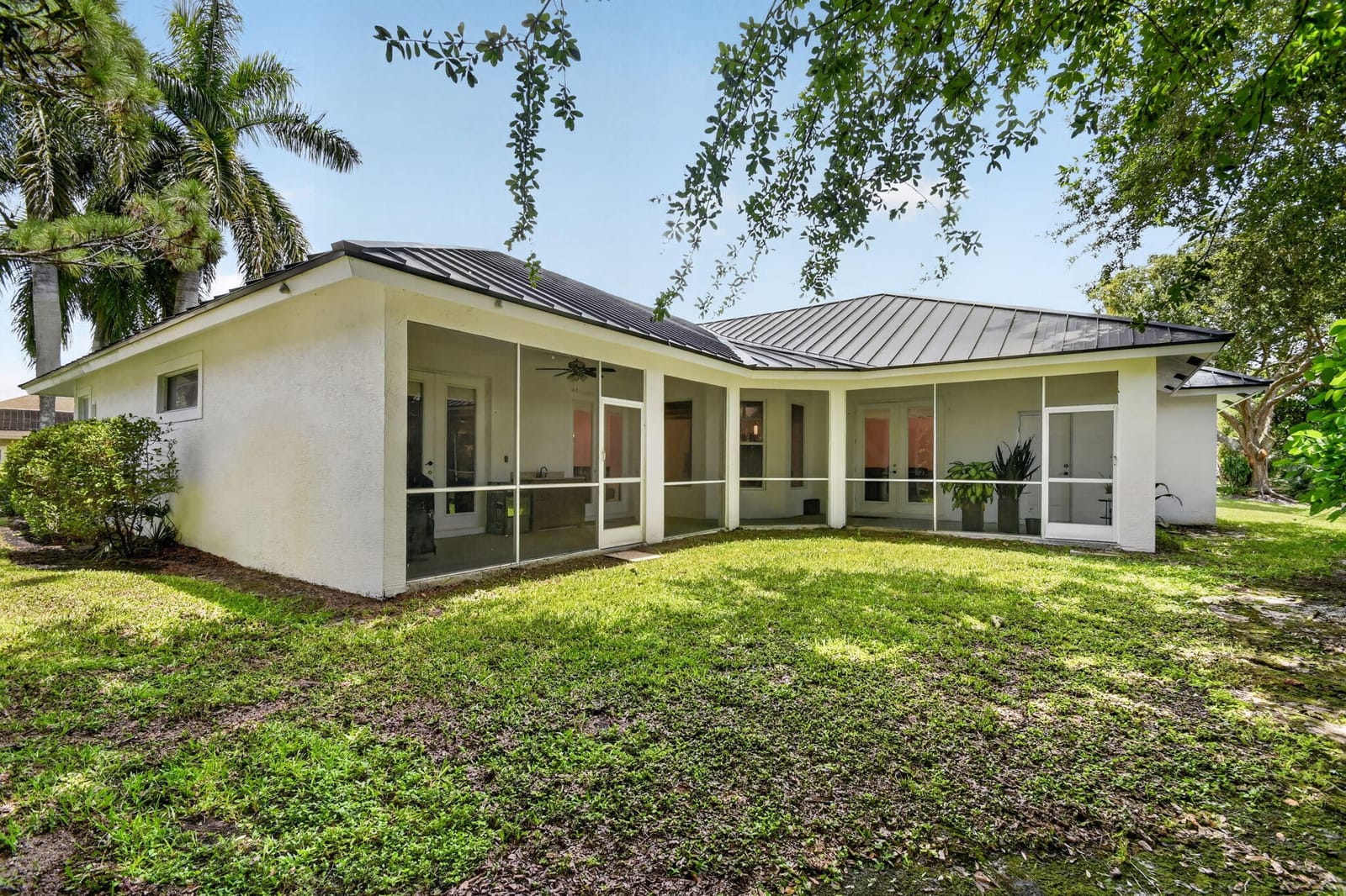 2676 YARMOUTH Drive — photo 8