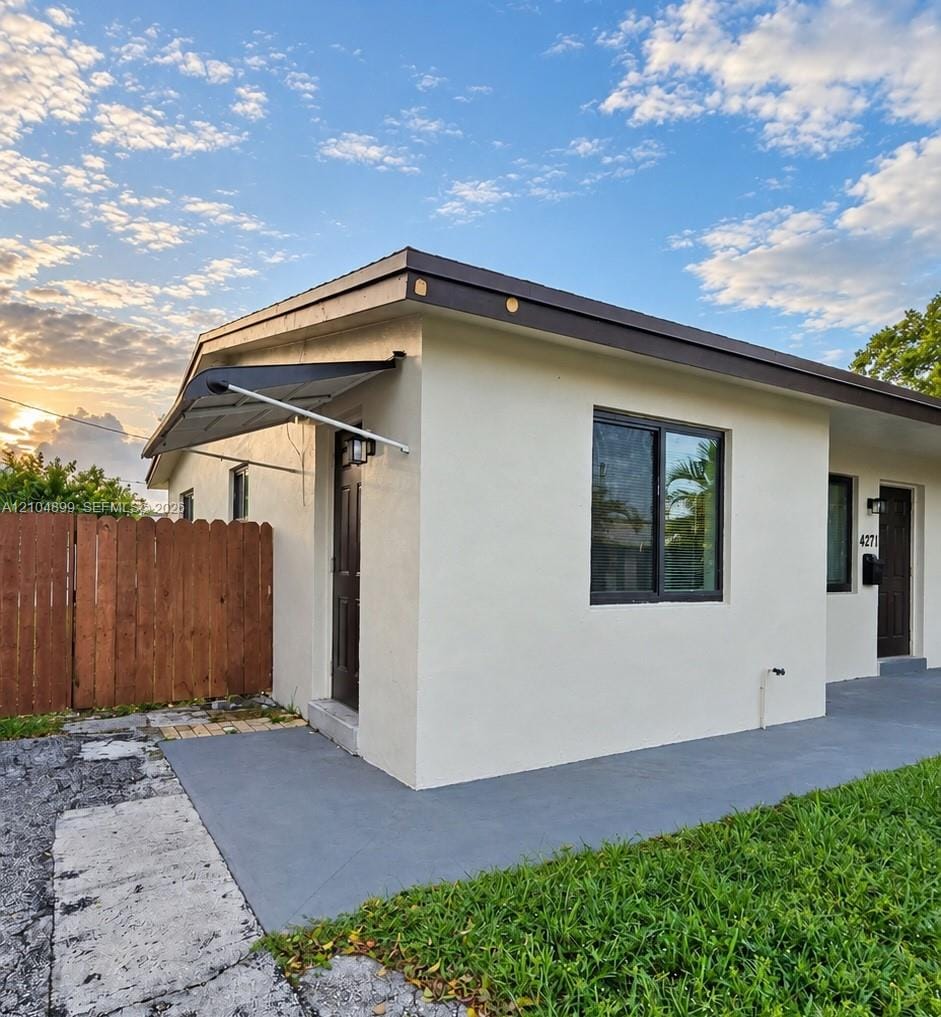 1 bedroom home for sale at 4271 5th, Oakland Park, FL 33334 — $1,700