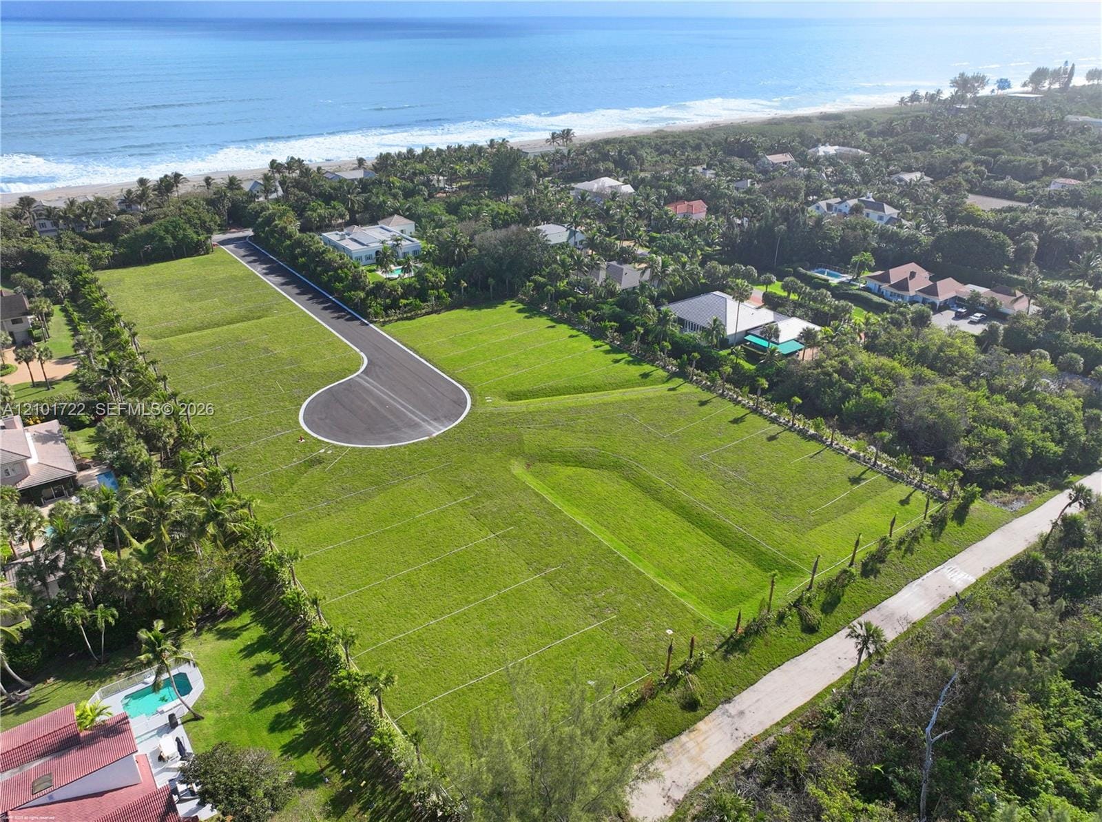 Bon Aire Desire, Jupiter Island, FL home for sale at 3 Bon Aire Desire Avenue