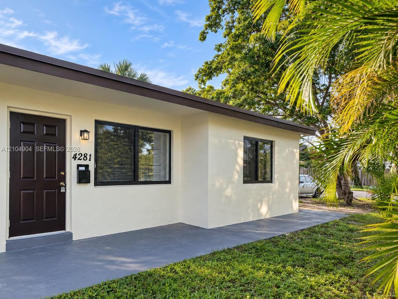 2 bedroom home for sale at 4281 5th, Oakland Park, FL 33334 — $2,100
