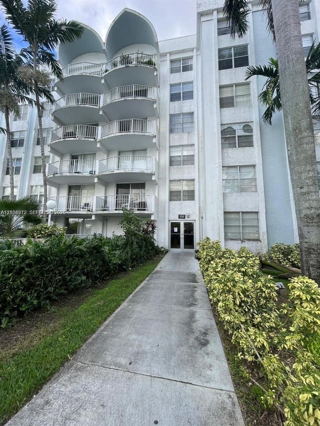 494 NW 165th St Road C-105, Miami, FL 33169