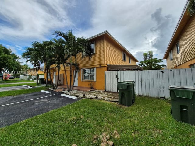 203 NE 12th Avenue 203, Homestead, FL 33030