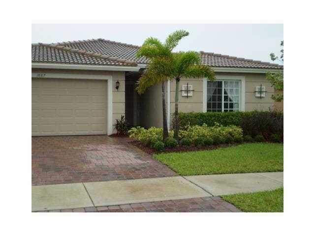 1887 Newport Isles Boulevard, Port St. Lucie, FL 34953