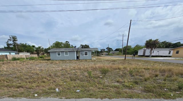 2520 42ND Place, Spruce Park Sub, Vero Beach, FL
