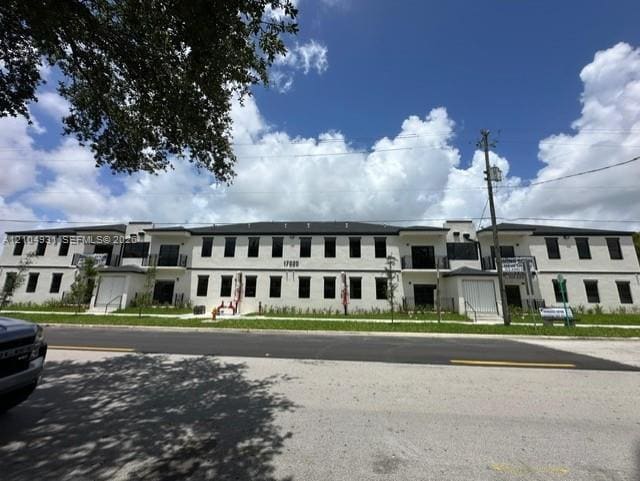 17020 SW 104th Avenue 105, Miami, FL 33157