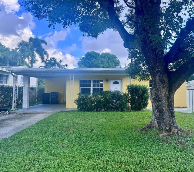 1530 N 17th Avenue N, Lake Worth, FL 33460