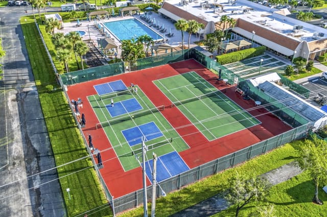 150 LAKE NANCY Lane 219, West Palm Beach, FL 33411