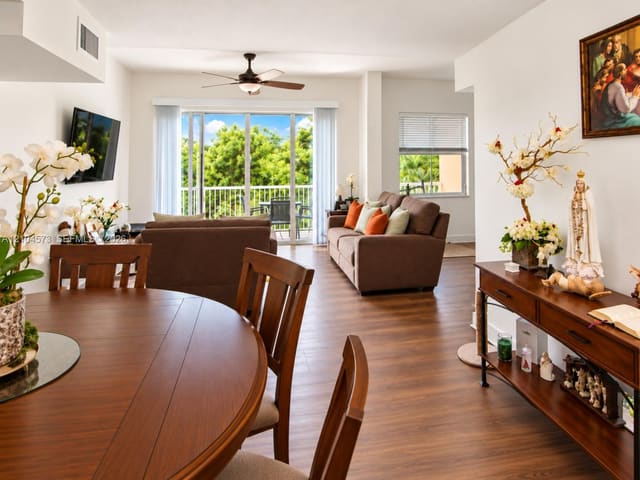 609 E Sheridan Street 404, Dania Beach, FL 33004