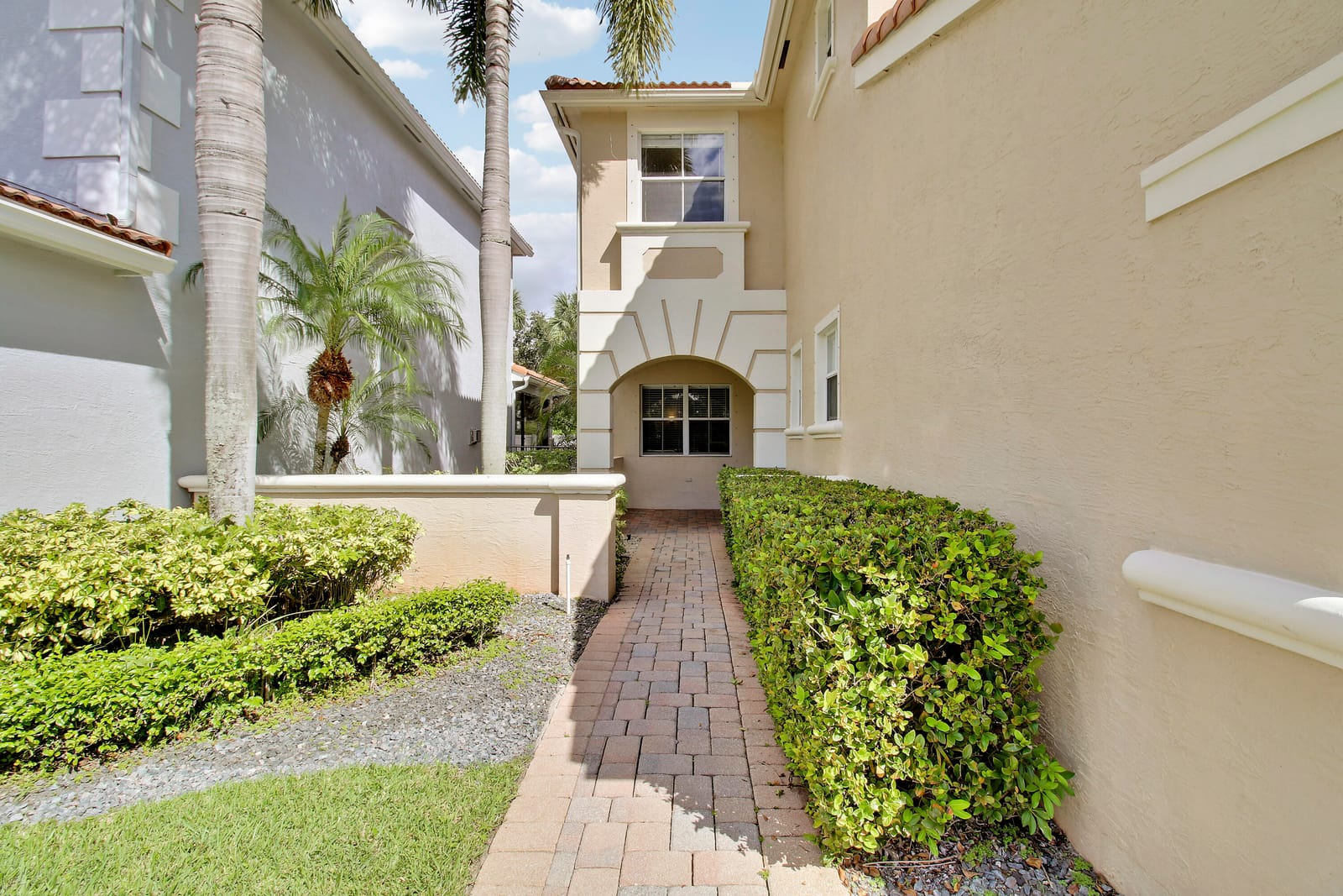 221 Isle Verde Way — photo 2