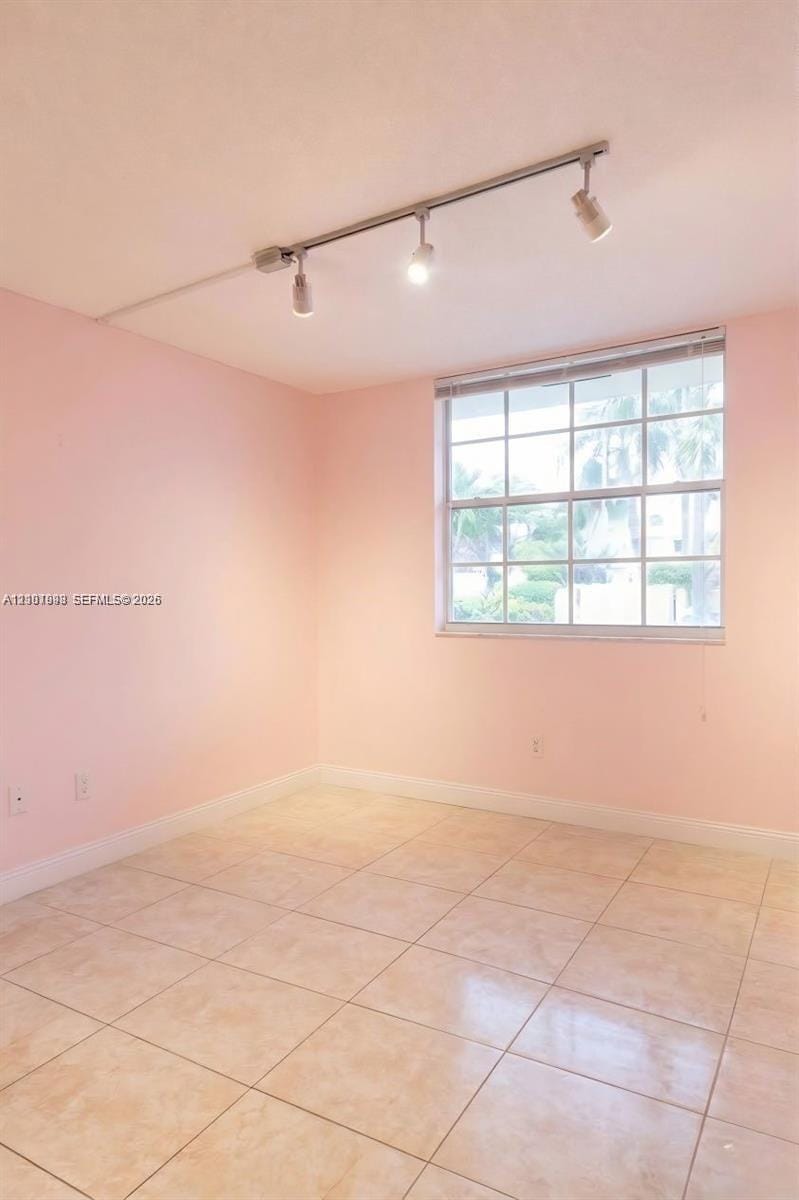 5055 NW 7th Street 206, Miami, FL 33126 photo 7