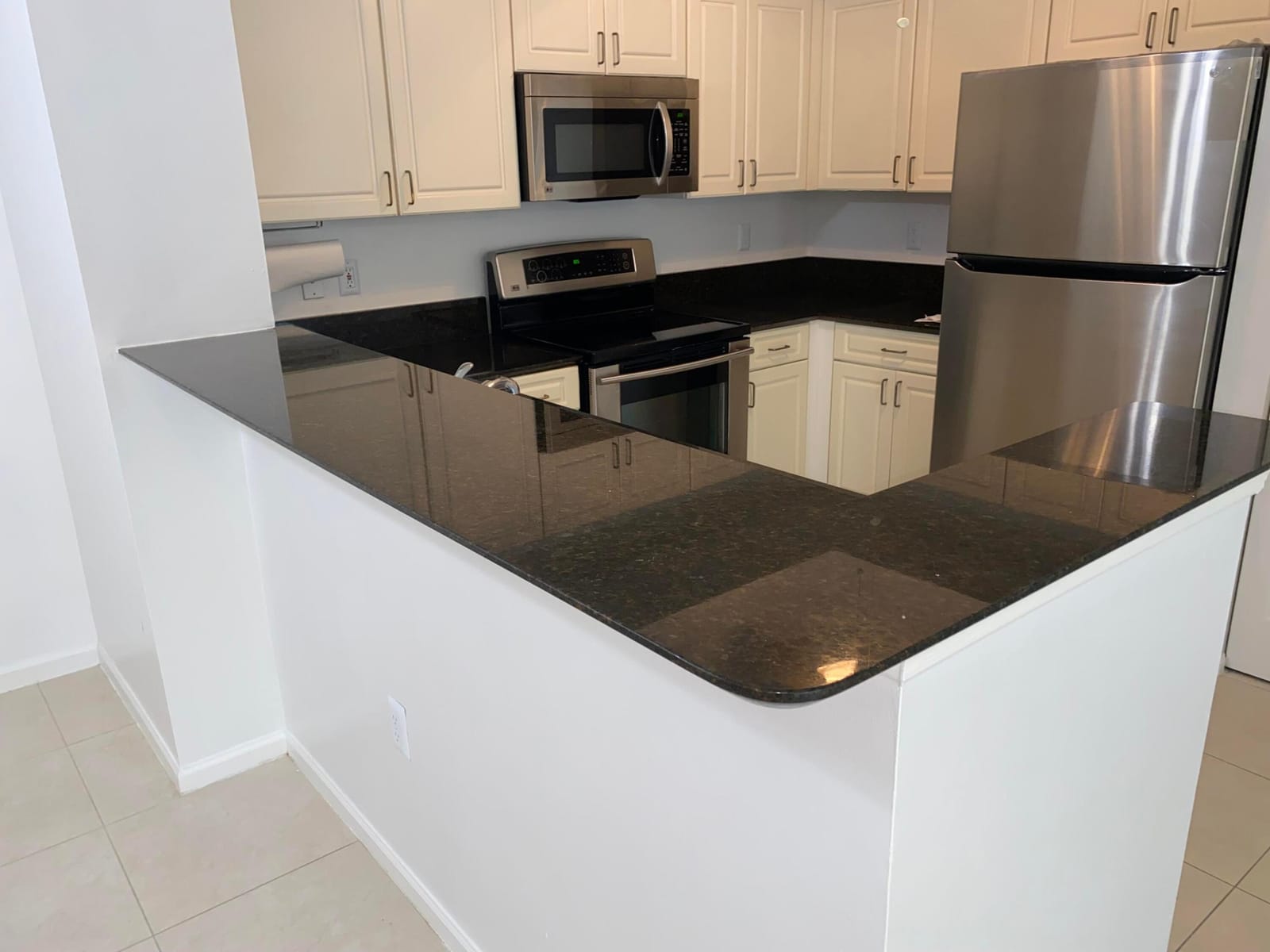 720 S Sapodilla Avenue 408 — photo 3