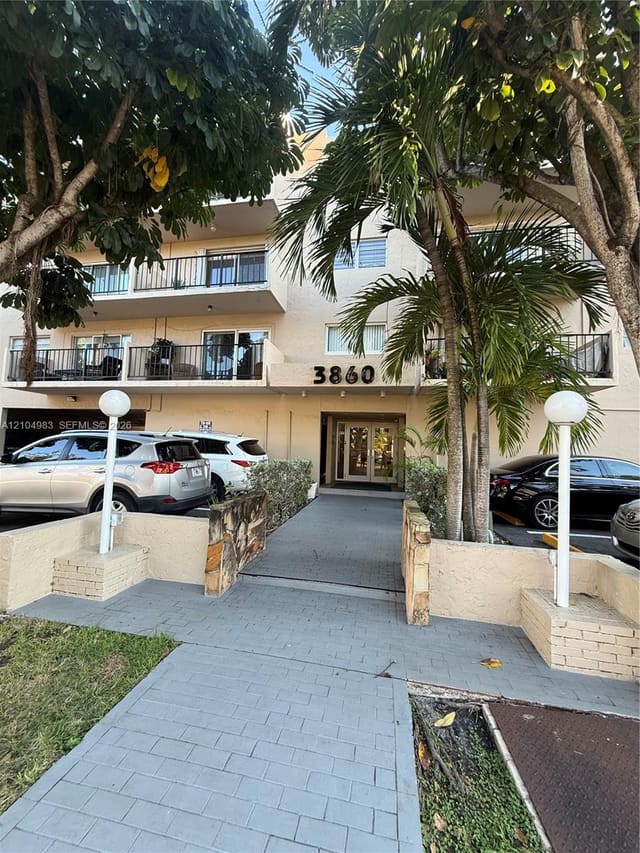 3860 NE 170th Street 208, North Miami Beach, FL 33160