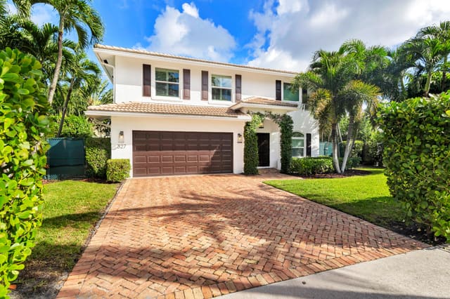 327 Monceaux Road, West Palm Beach, FL 33405