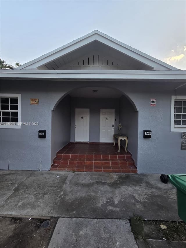 568 SW 3rd Street Left 566, Miami, FL 33130