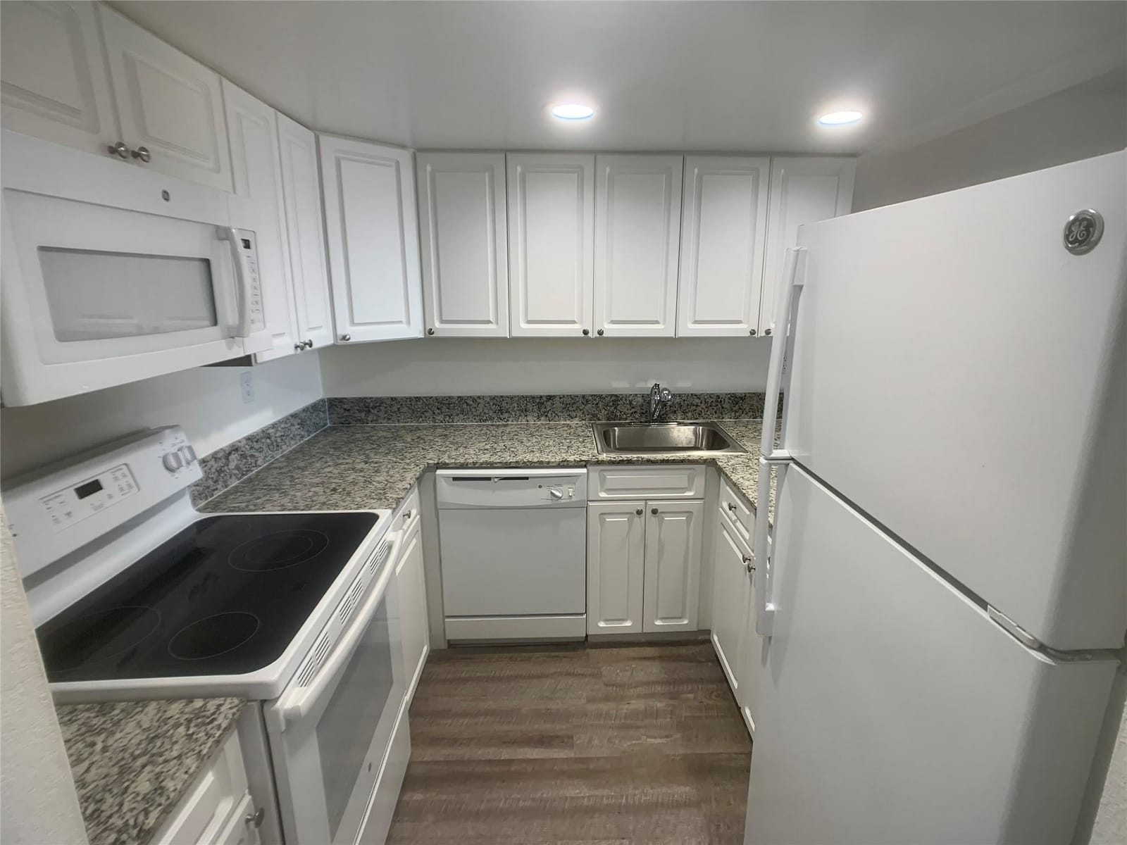 19455 NE 10 Avenue 4-506, North Miami Beach, FL 33179