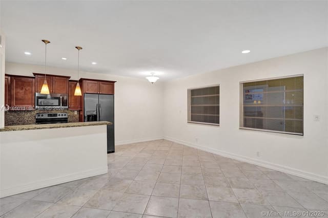 4050 NE 12th Terrace 35-2, Oakland Park, FL 33334
