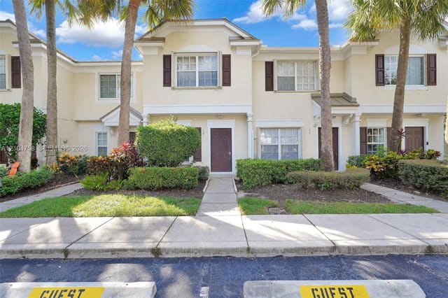 175 SW 96th Avenue, Plantation, FL 33324