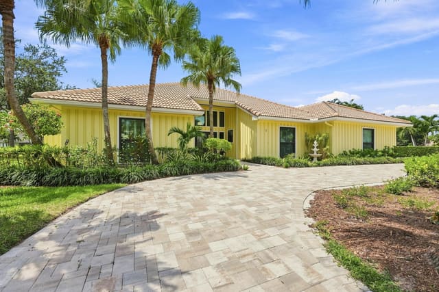 1 Wycliff Road, Palm Beach Gardens, FL 33418