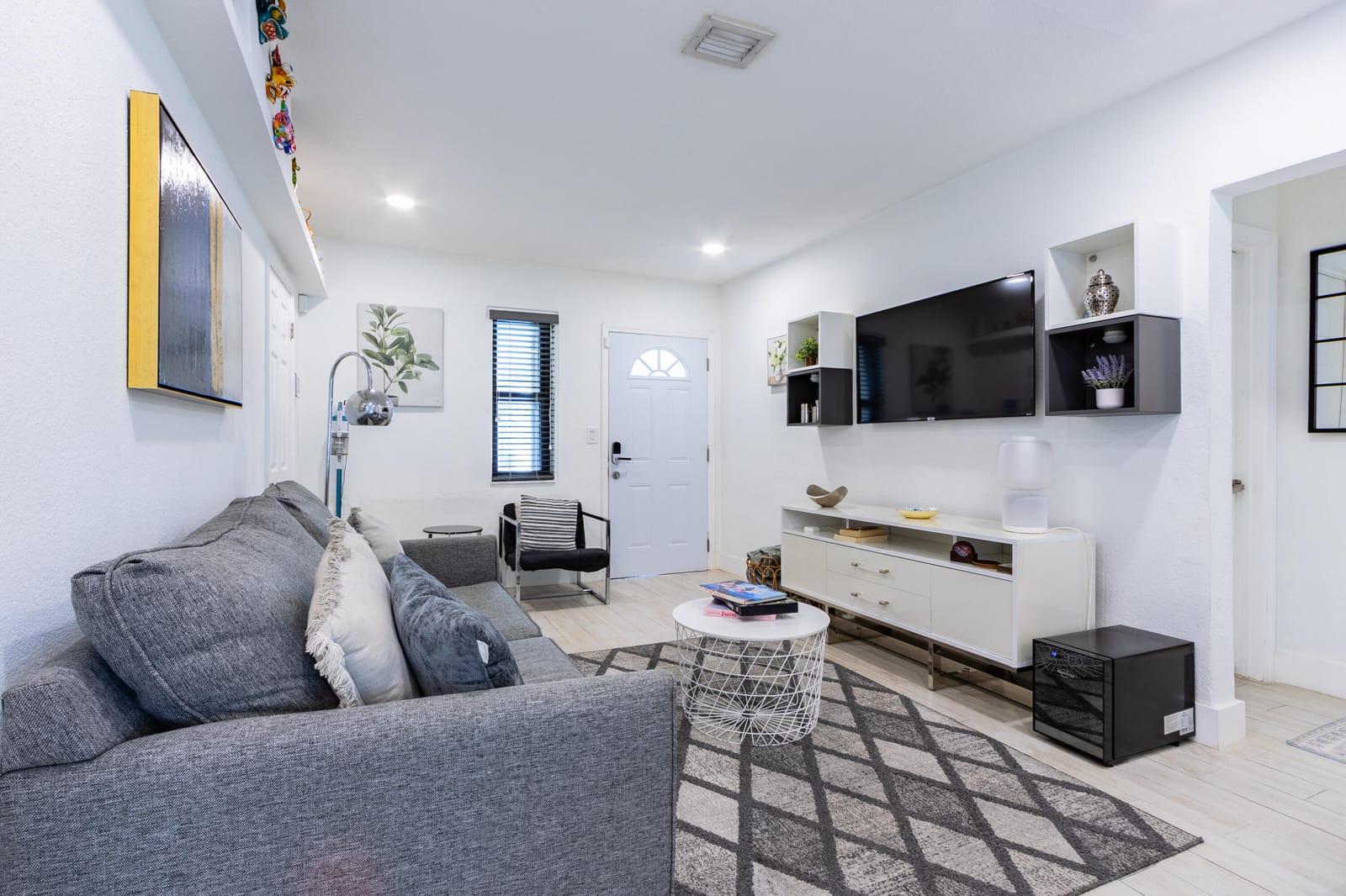 4300 SW 5TH Terrace — photo 3