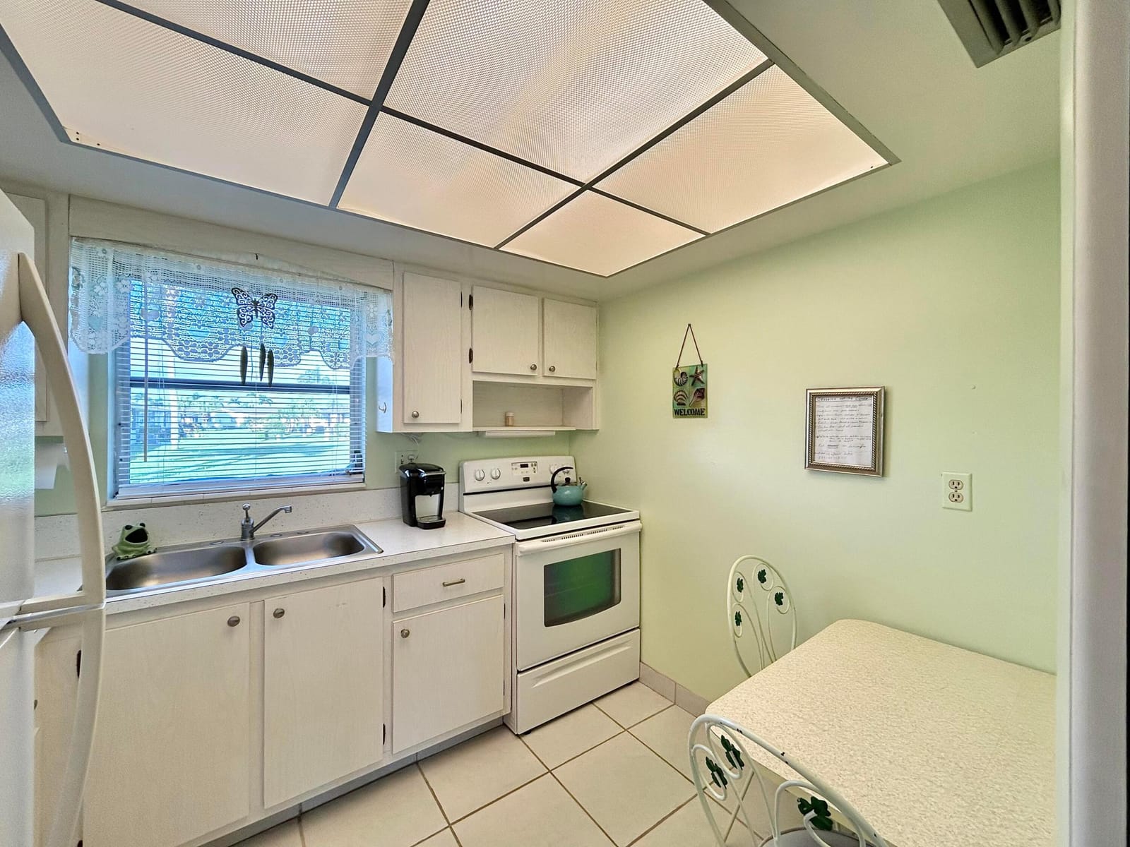 2653 Dudley Drive W F — photo 2