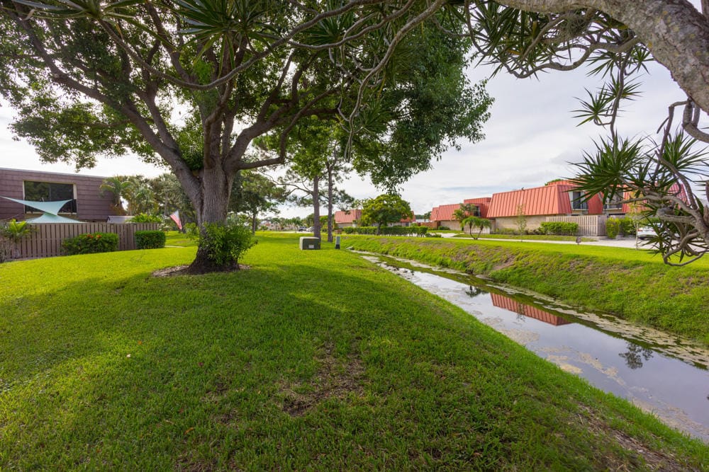 818 8TH Court, Palm Beach Gardens, FL 33410 photo 18