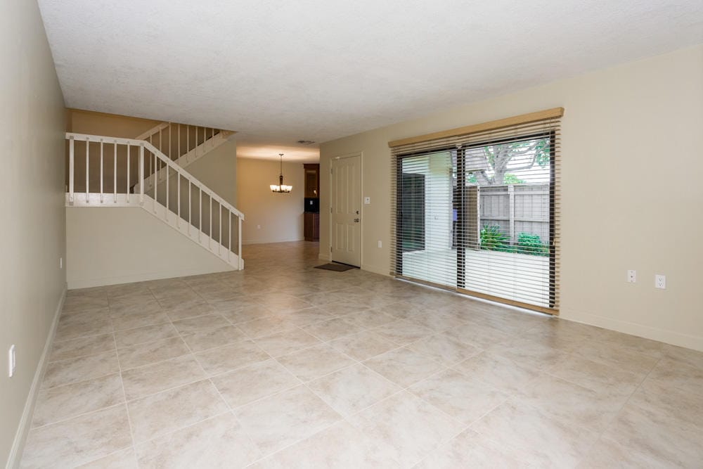 818 8TH Court, Palm Beach Gardens, FL 33410 photo 3