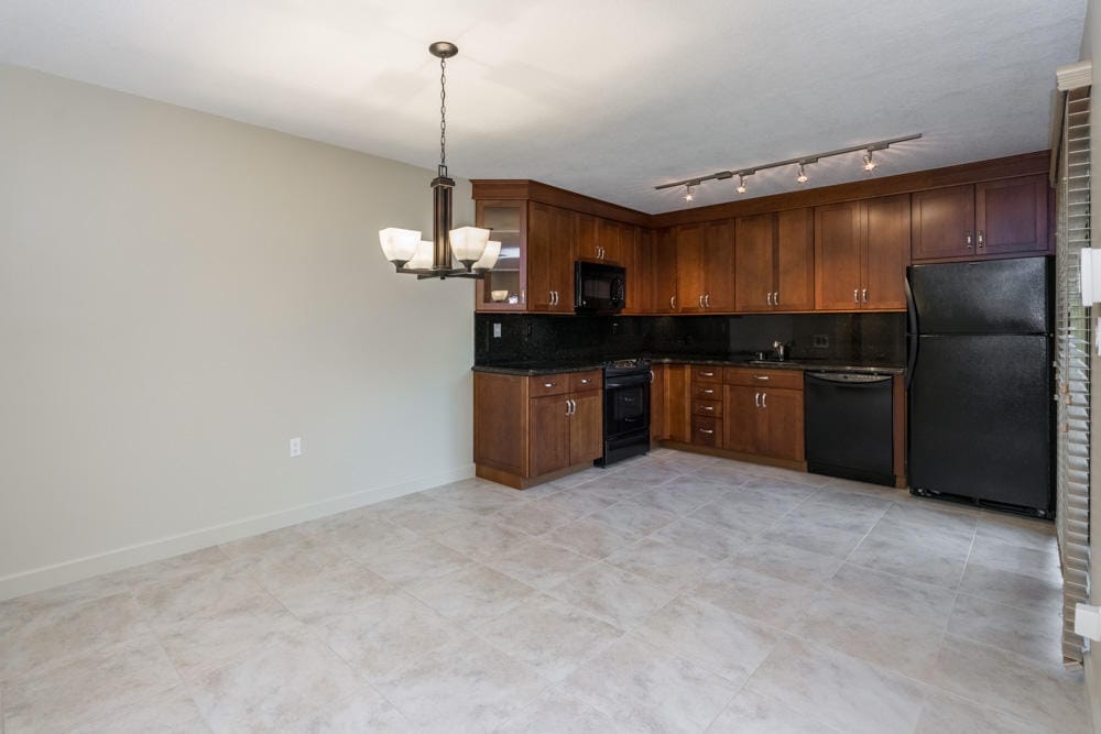 818 8TH Court, Palm Beach Gardens, FL 33410 photo 4