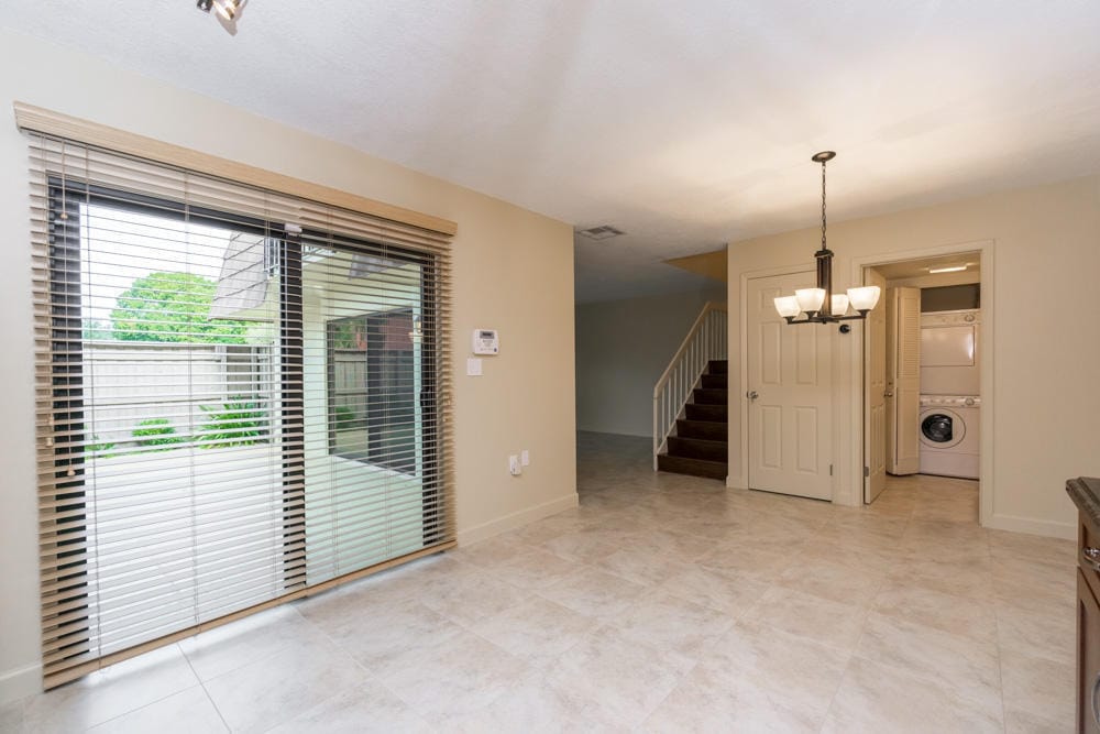 818 8TH Court, Palm Beach Gardens, FL 33410 photo 5