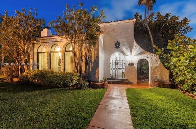 1134 Harrison Street, Hollywood, FL 33019