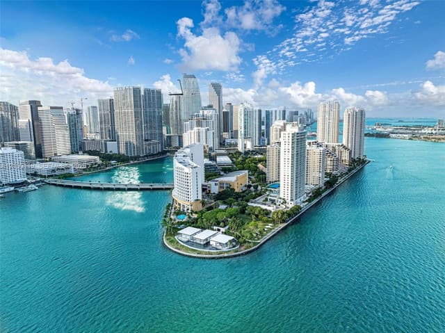 770 Claughton Island Drive 1802, Miami, FL 33131