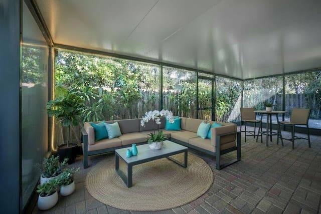 2000 NE 18TH Street, Fort Lauderdale, FL 33305