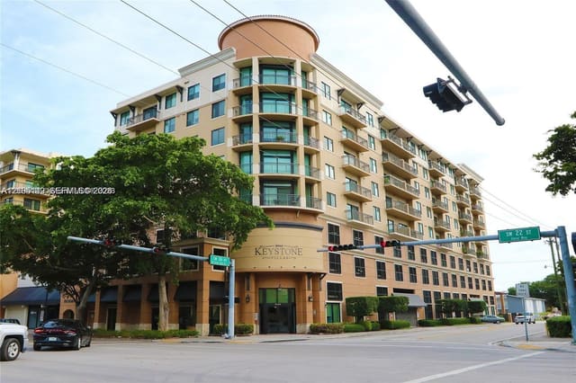 3590 Coral Way 801, Miami, FL 33145