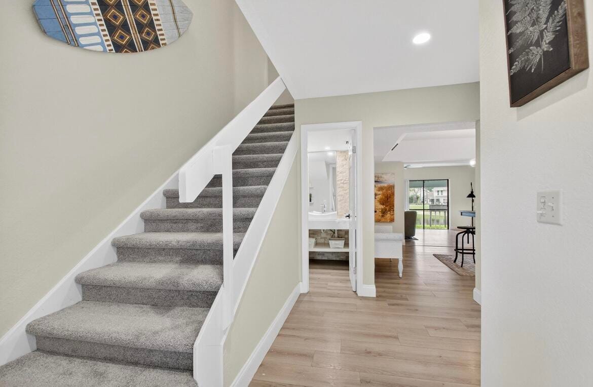 2703 MAPLEWOOD Drive — photo 4