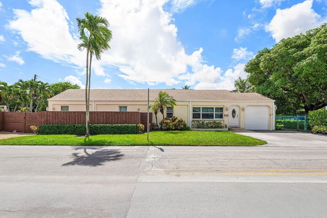 800 NE 6TH Street 1, Fort Lauderdale, FL 33304