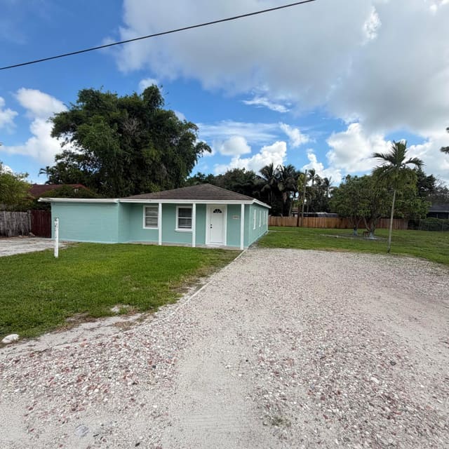 3056 FORD Road, Palm Springs, FL 33461