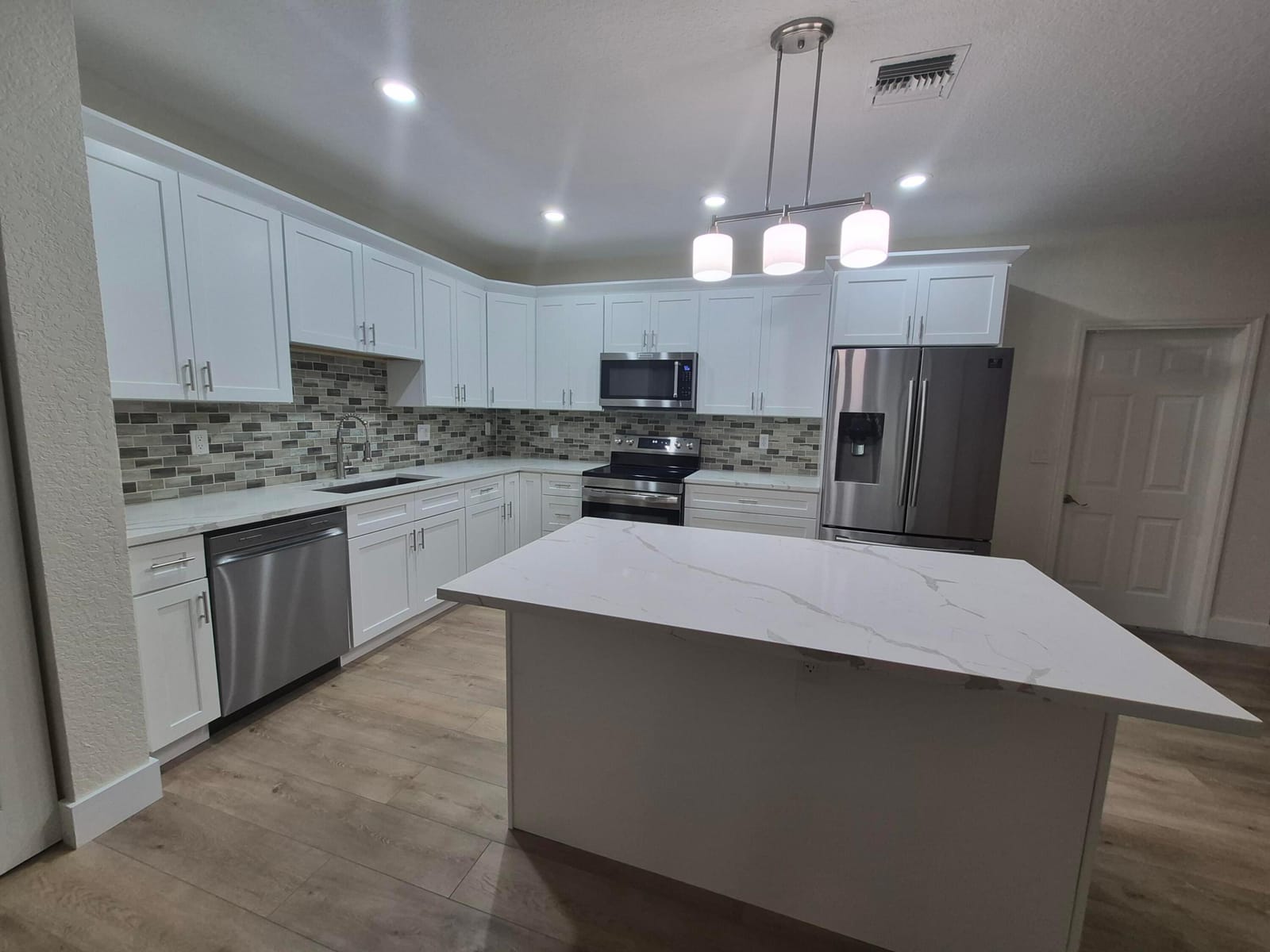 6472 Azura Lake Road — photo 6