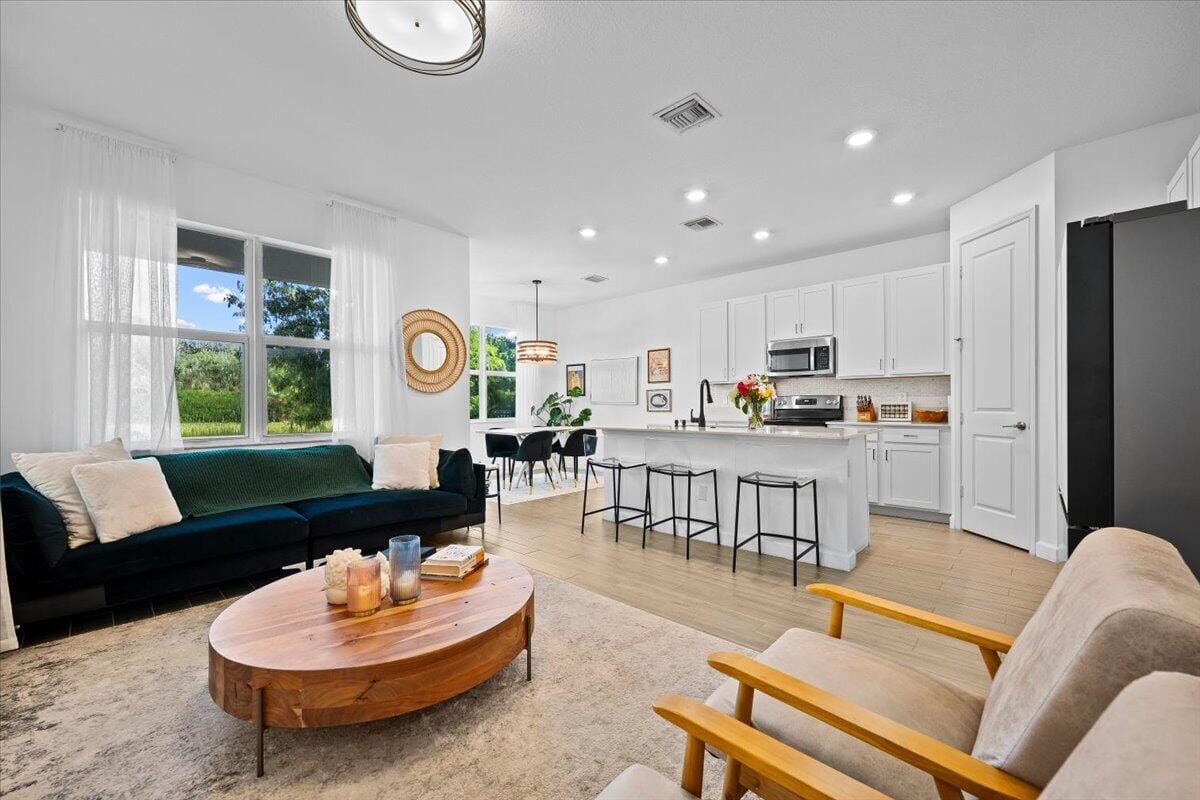 4886 Navali Drive — photo 3