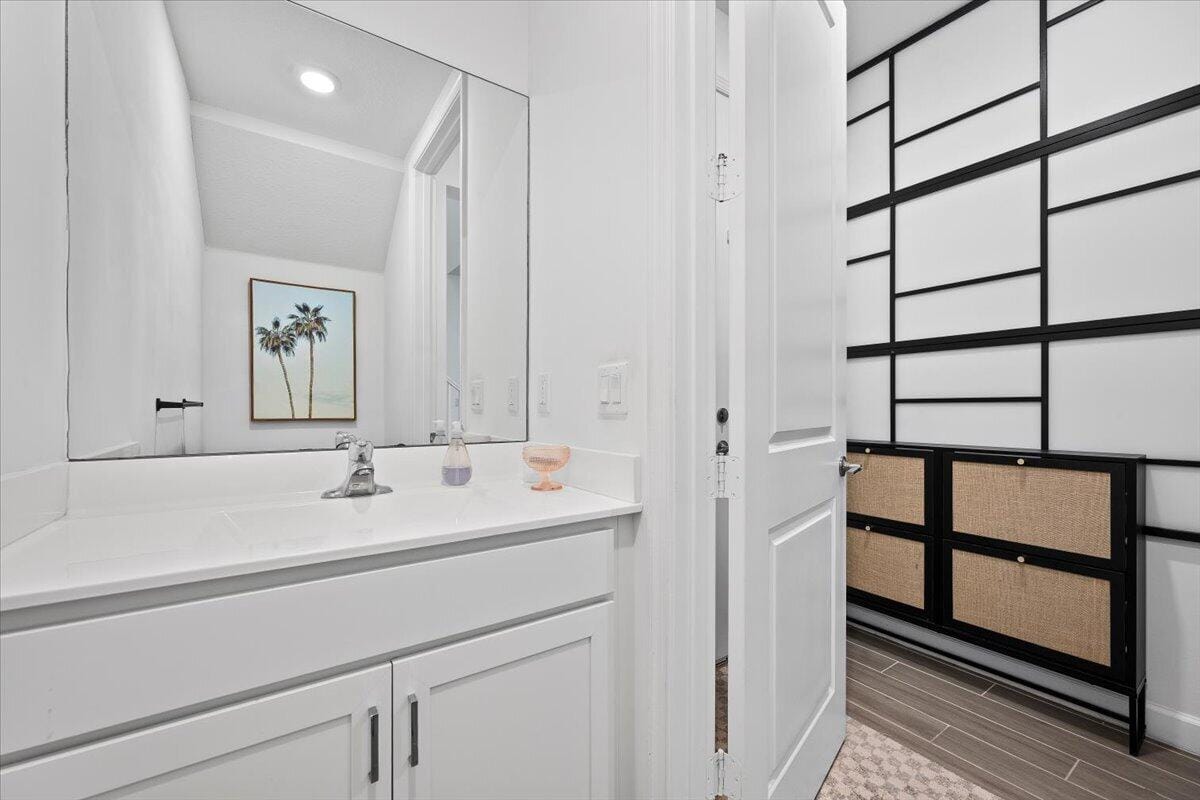 4886 Navali Drive — photo 9